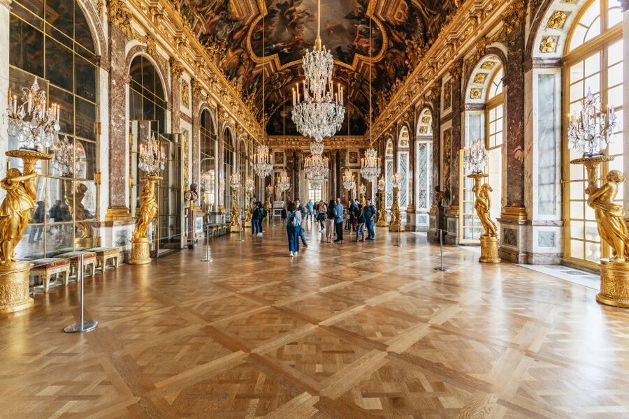 Versailles: Skip-the-Line Tour of Palace with Gardens Access - Hall of Mirrors and the royal rooms: getting the stories that make it click