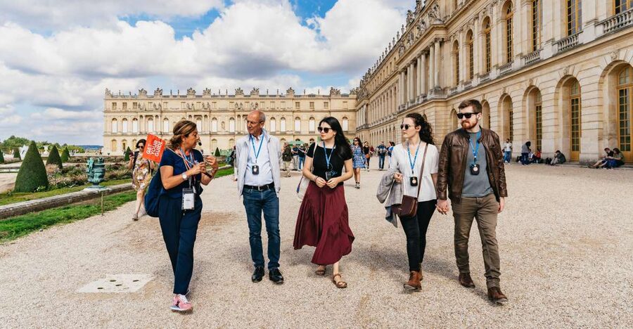 Versailles: Skip-the-Line Tour of Palace with Gardens Access - Royal gardens after the Palace: fountains, statues, and how to roam smart