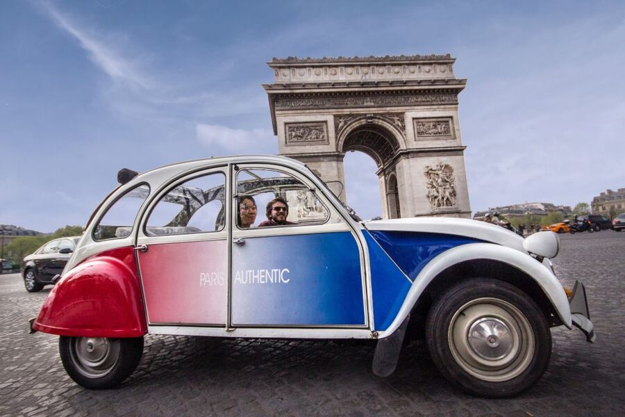 Vintage 2CV tour + Cruise - The Paris Loop You Will Recognize Fast: Champs-Élysées to Eiffel Tower