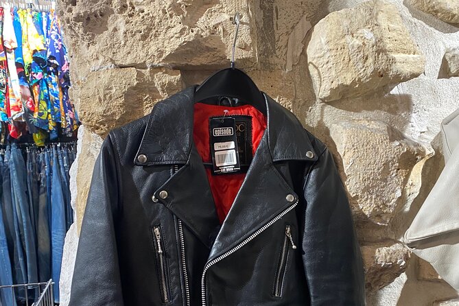 Vintage Shopping Tour In Paris with a Guide - Pacing Inside Shops, and Why Group Size Matters