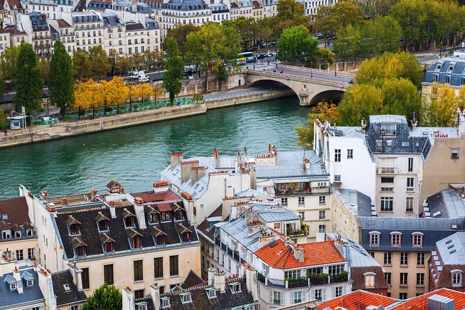 VIP Paris in a Day: Montmartre, Louvre, Île de la Cité, Cruise - Montmartre walking with artists’ streets and a little old Paris flair
