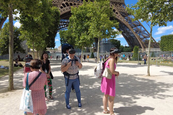 Virtual Reality Guided Tour at the Eiffel Tower - Comfort and Safety: When VR Might Be a Bad Fit