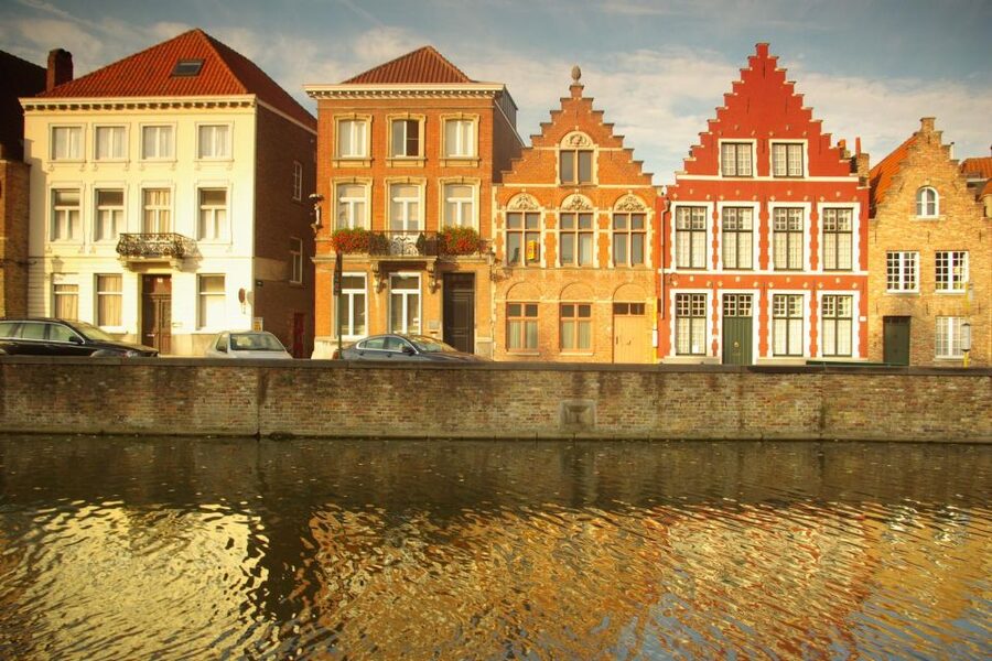 Visit of Bruges in 1 day private tour from Paris - Historic Center and Canal Views, Including Town Hall and Place du Bourg