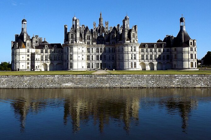 Visit of the Loire Valley Castles in one day from Paris - Cheverny and the last stretch: gardens, character, and time for lunch