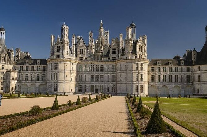 Visit of the Loire Valley Castles in one day from Paris - Paris pickup and the ride to the chateaux