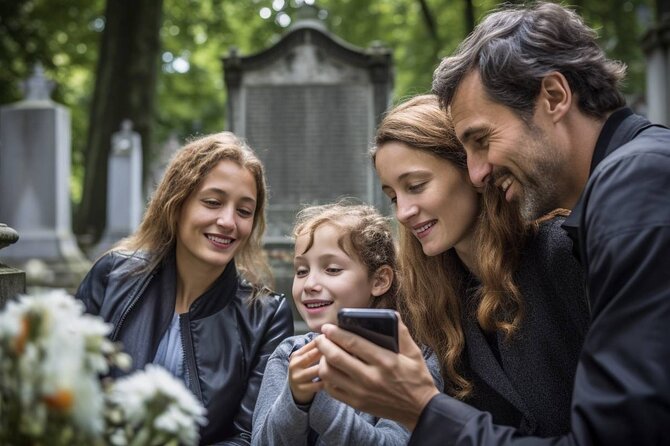 Visit to Père Lachaise Cemetery: a self-guided tour - The one-stop tour plan: what to expect at the main meeting area