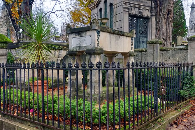 Visit to Père Lachaise Cemetery: a self-guided tour - How to get the most out of your 2-hour walk