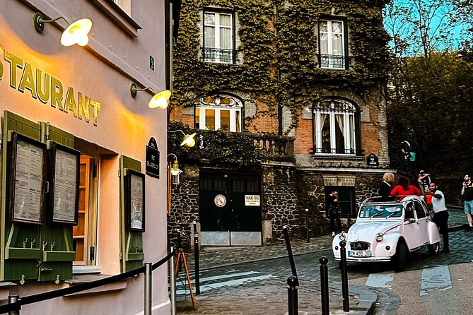 Walking Tour in Montmartre with a guide - Stop 3: Le Bateau-Lavoir, the artist meeting place vibe