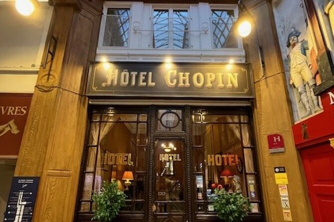 Walking tour of the Covered Passages of Paris -10 people max - Passage Verdeau: art galleries and the Paris you can actually wander