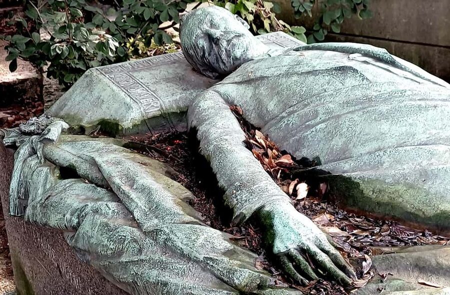Who Killed Victor ? Escape Game at Père Lachaise Cemetery - Key moments that make this game click