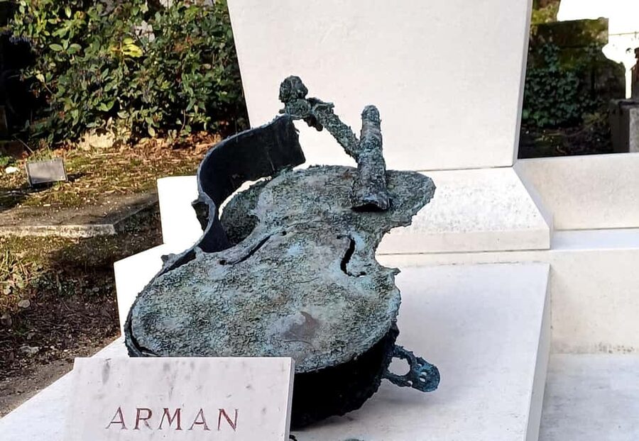 Who Killed Victor ? Escape Game at Père Lachaise Cemetery - Cemetery sights you’ll see with a detective’s eye