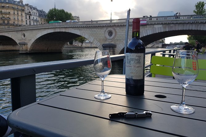 Wine tasting Paris Saint Germain des Pres - Blind tasting practice without the stress